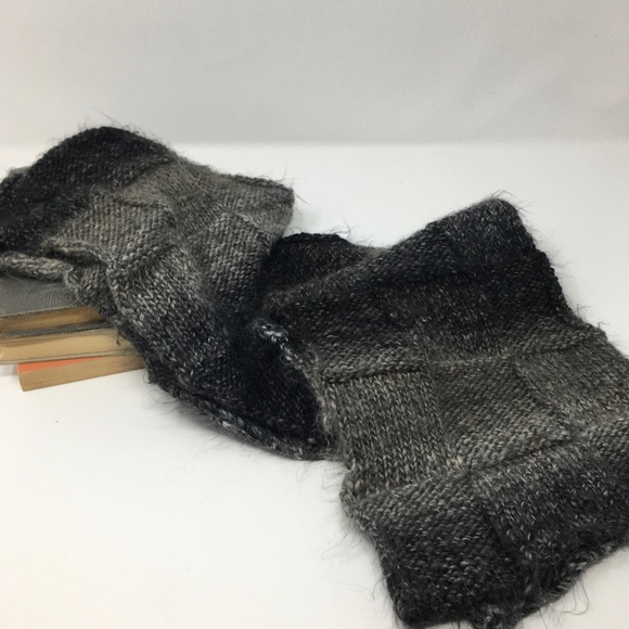 Handknitted Black Grey Ombre Unisex Hat Beanie and Scarf Set - Picture 13 of 16